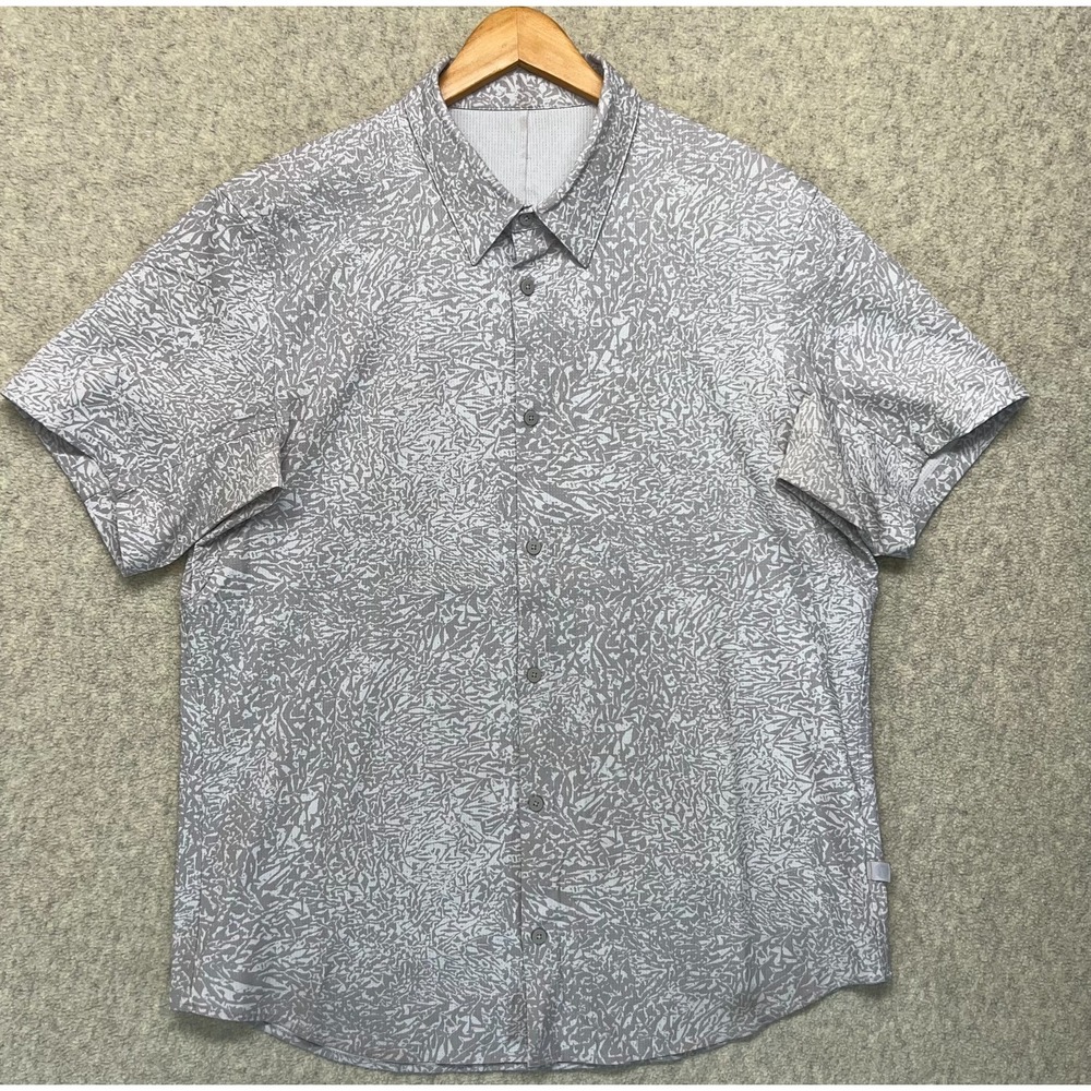 Lululemon Mens Button-Up Shirt Gray Airing Easy All-Over Print Short Sleeve L
